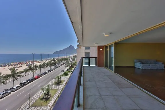 350 m² frente mar, 3 vagas