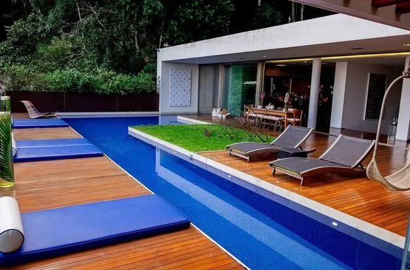 House of 1,100 m² in Jardim Botânico