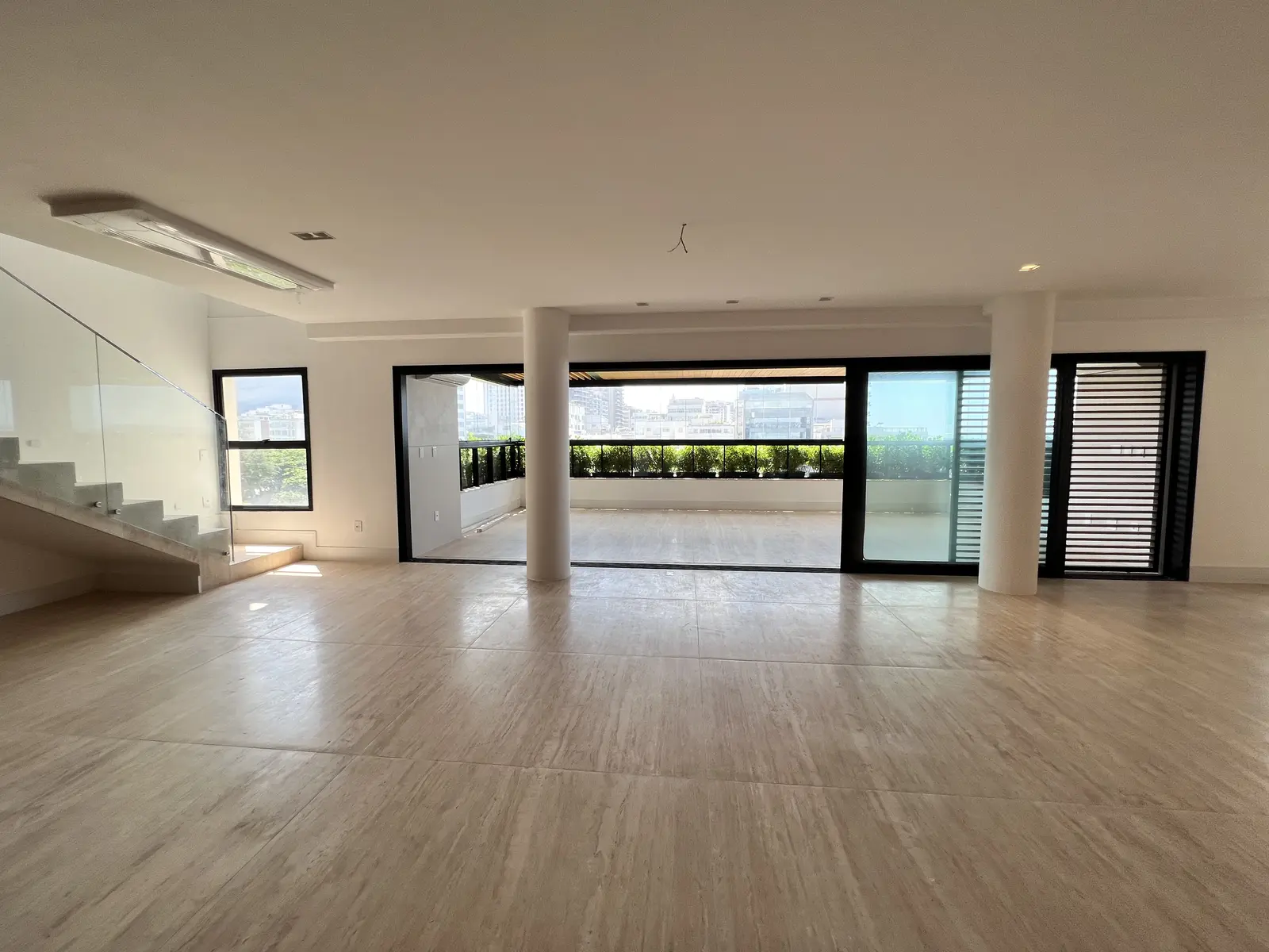 Cobertura triplex na Borges de Medeiros, Leblon