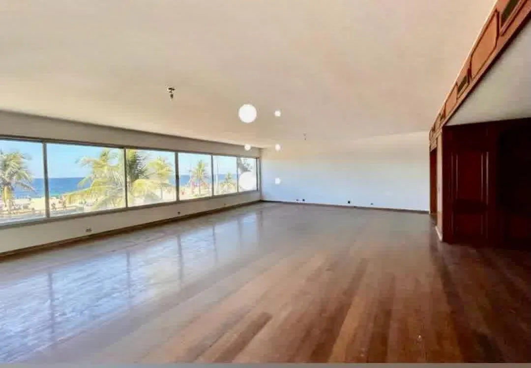 Av. Delfim Moreira, Leblon — living frontal mar de garden de 325 m²