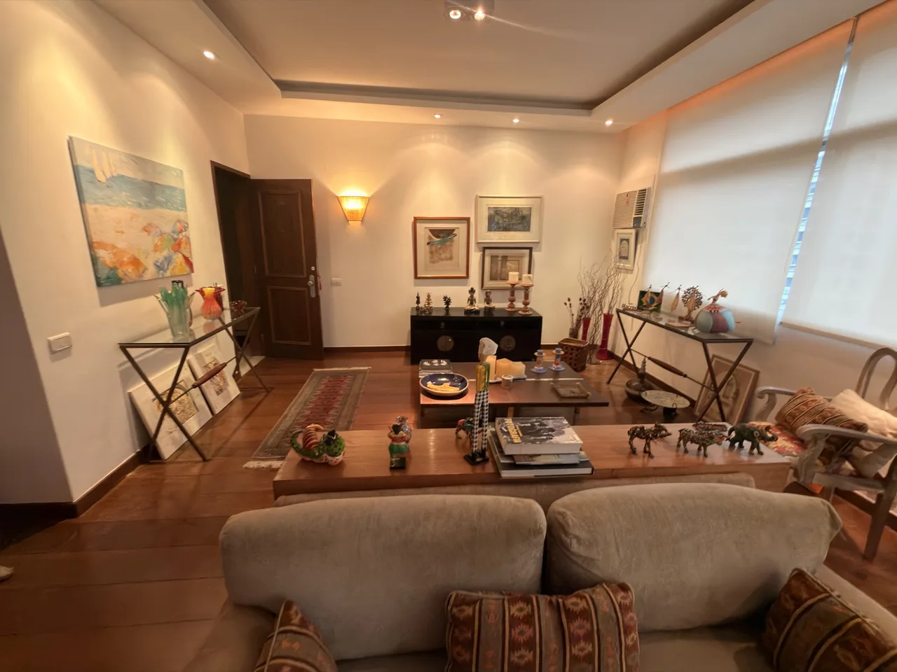 Sala de estar, outro ângulo