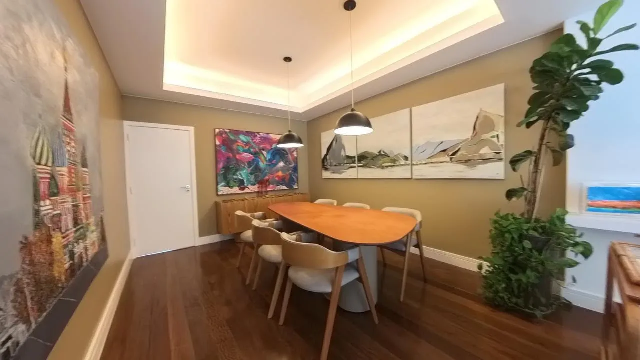 Sala de jantar integrada à sala de estar