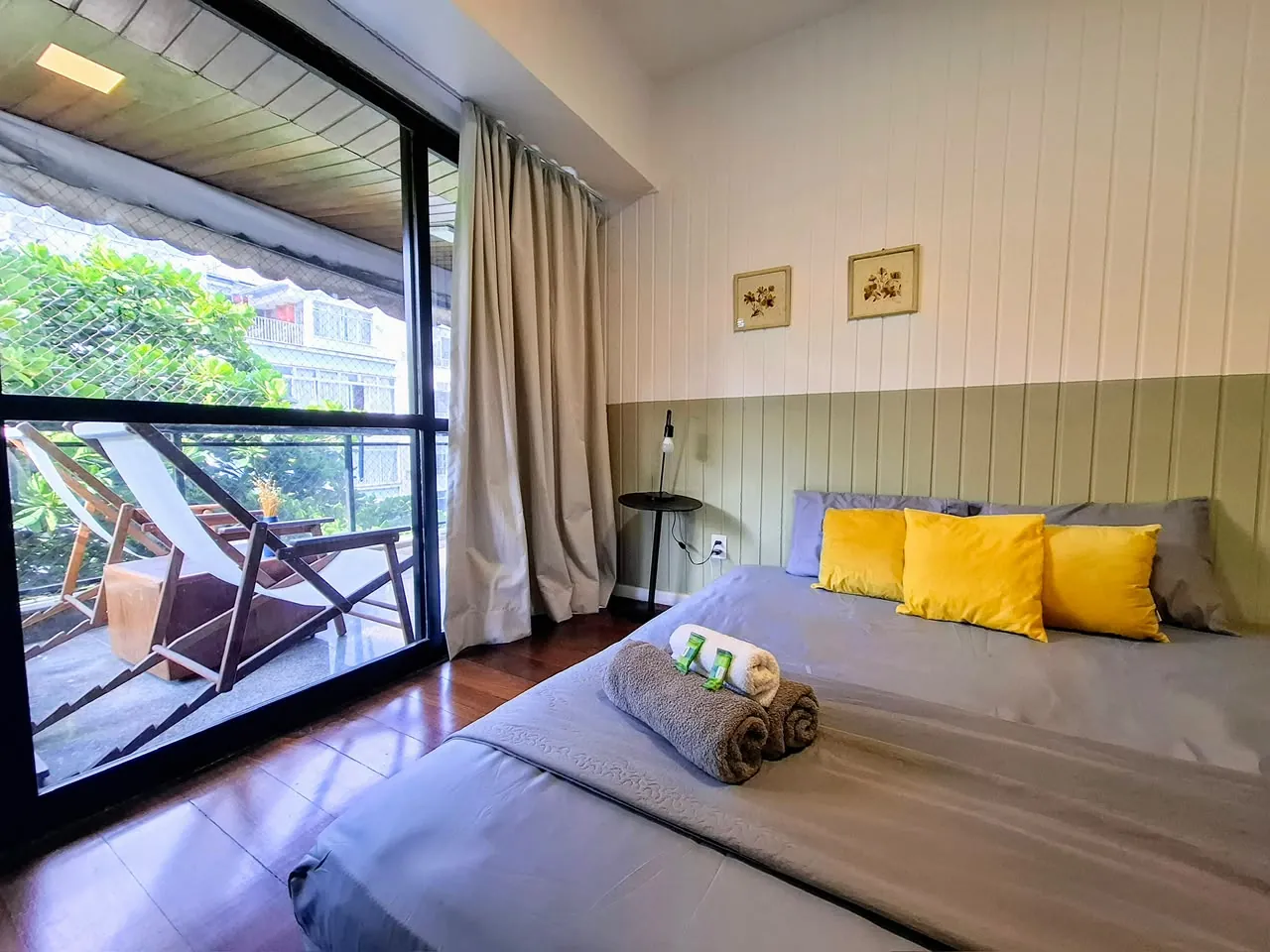 Quarto de casal com varanda