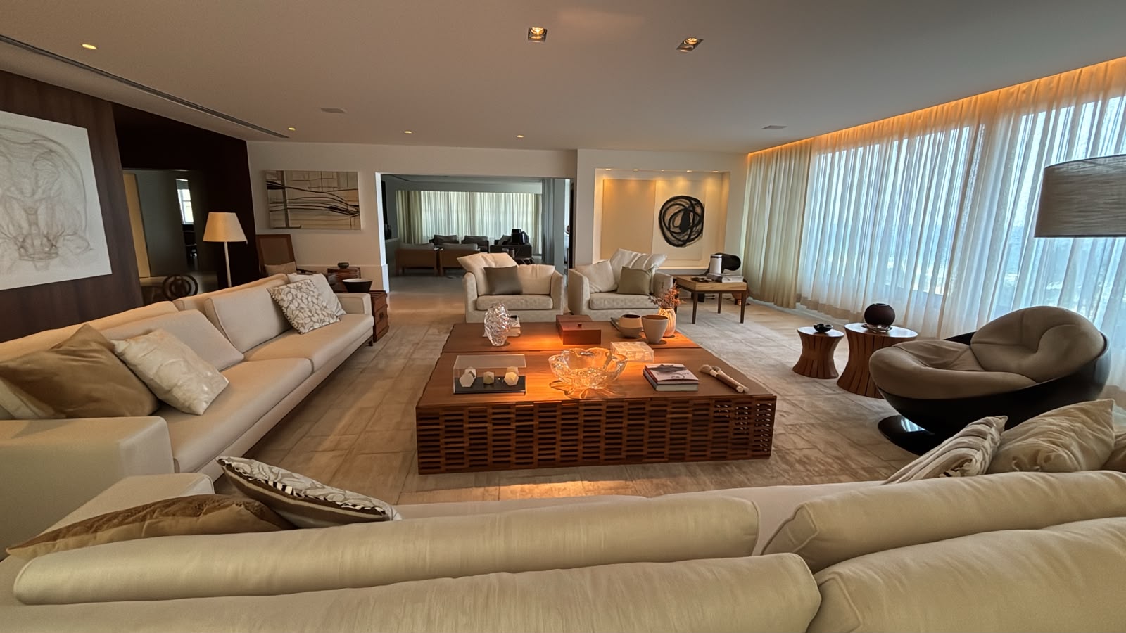 Sala de estar ampla