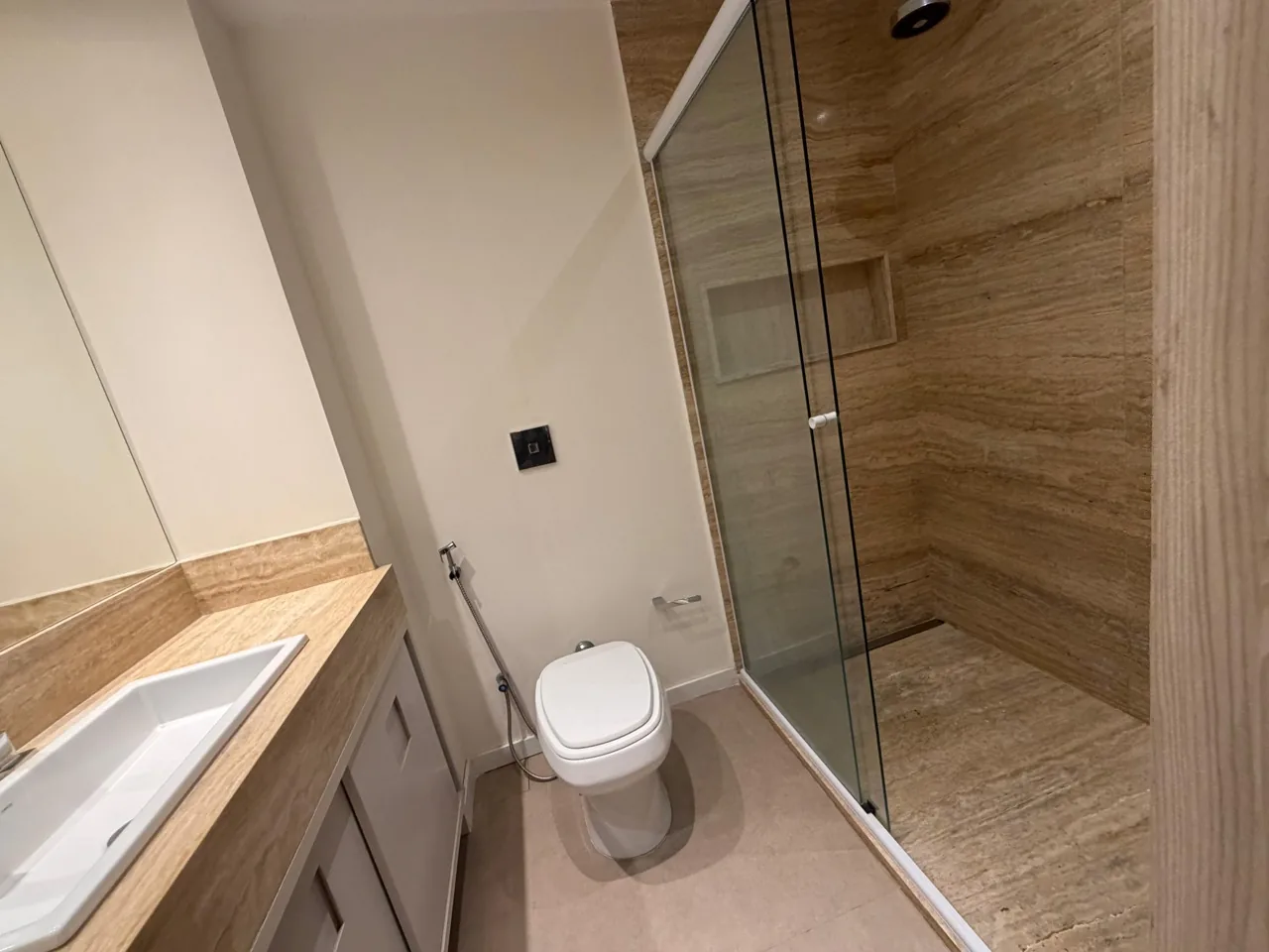 Av. Vieira Souto, Ipanema — suíte de apartamento de 165 m²